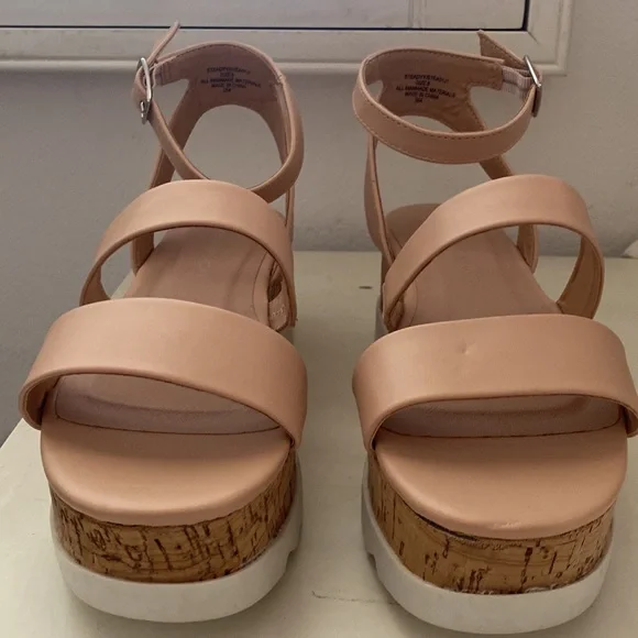 Madden Girl Size 8 Nude Sandal - Picture 2 of 6